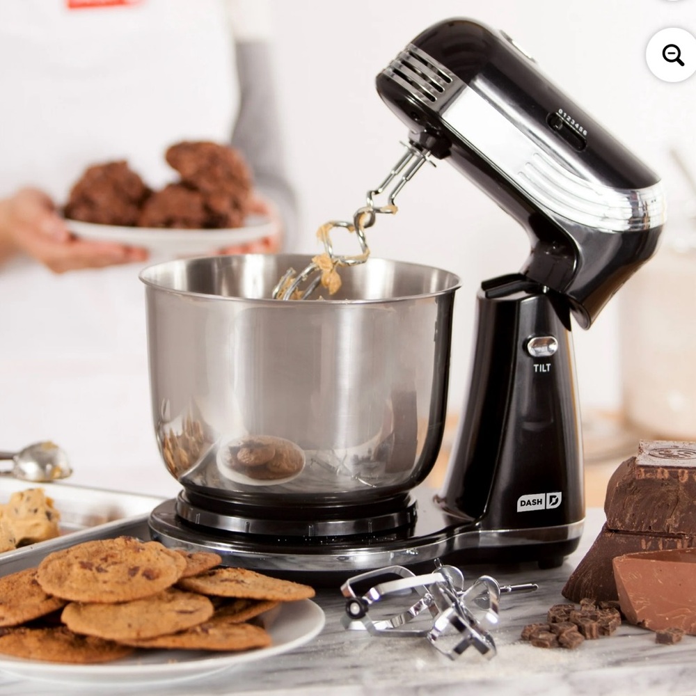 Dash Everyday Light Weight Black Stand Mixer 6 Speeds 3 Qt Bowl 250 Watts NIB - Picture 5 of 7